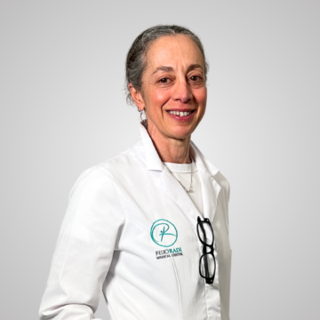 Francesca Martelli con sfondo